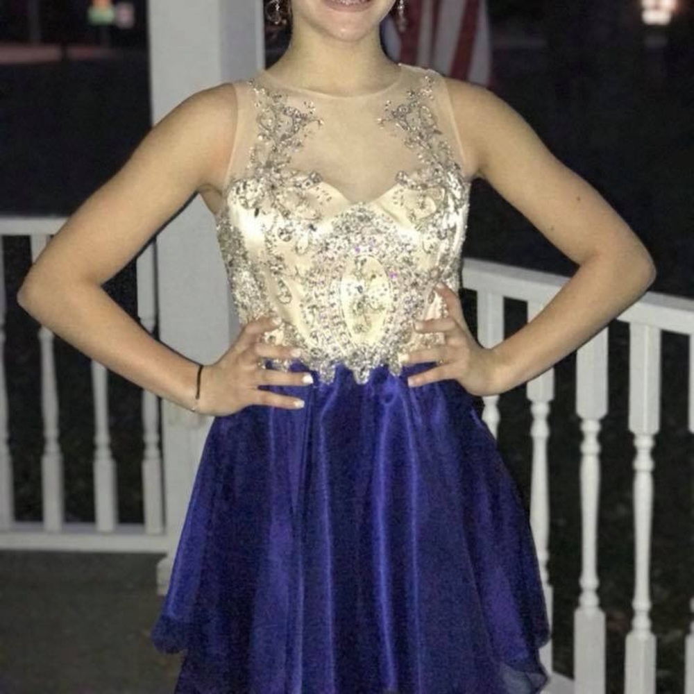 Gorgeous semi formal dress - Picture 1 of 6